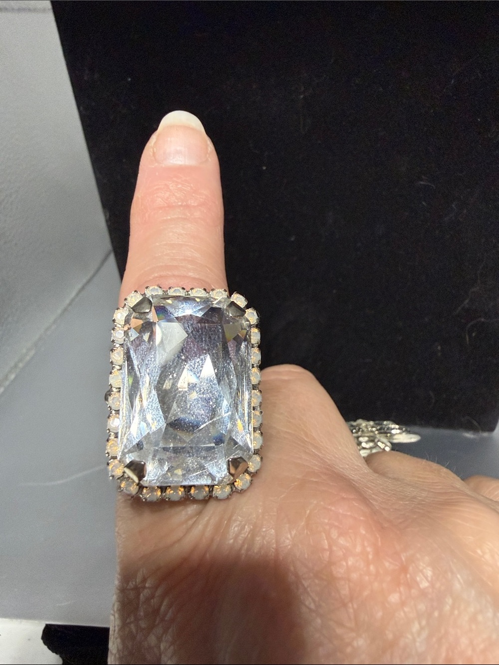 Rectangular and Floral Cocktail Rings - Picture 3 of 6